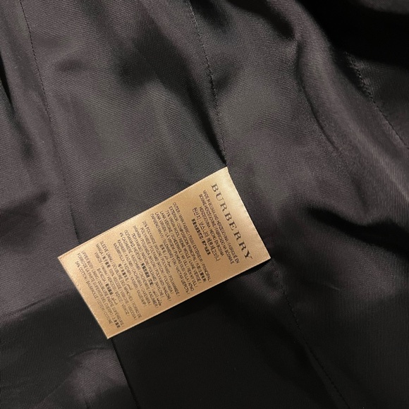 Like New Burberry Black Wool Coat. Size UK 4 - Picture 5 of 5